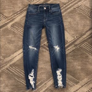 Distressed Cropped Jeans